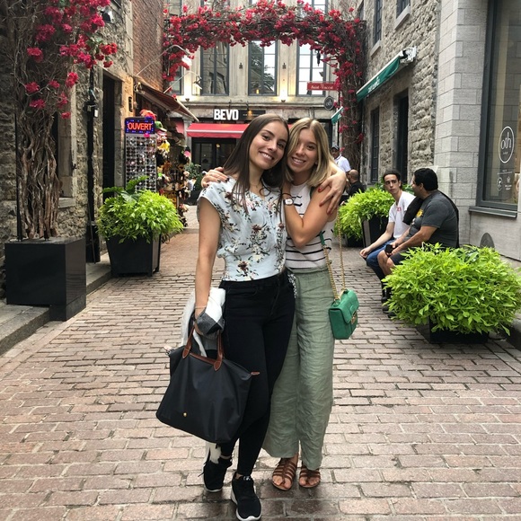 Meet your Posher, Leslie - Picture 1 of 1